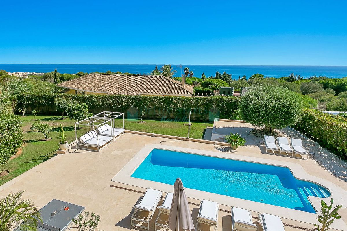 Villa en alquiler en Cabopino, Marbella Este
