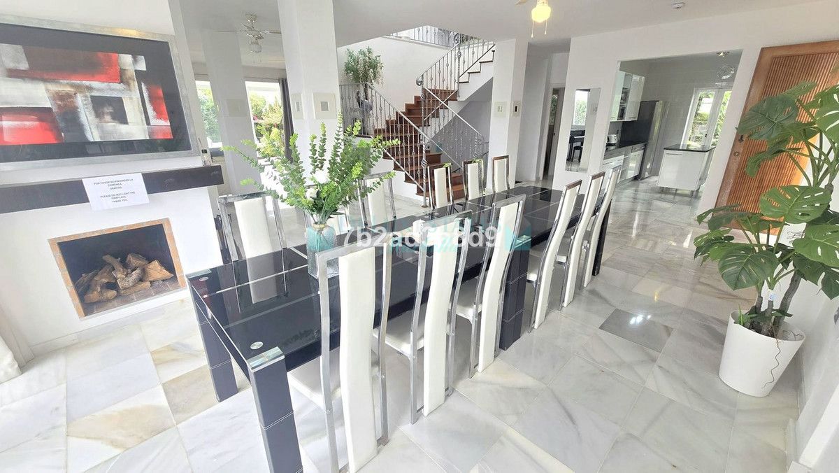 Villa en venta en Nueva Andalucia