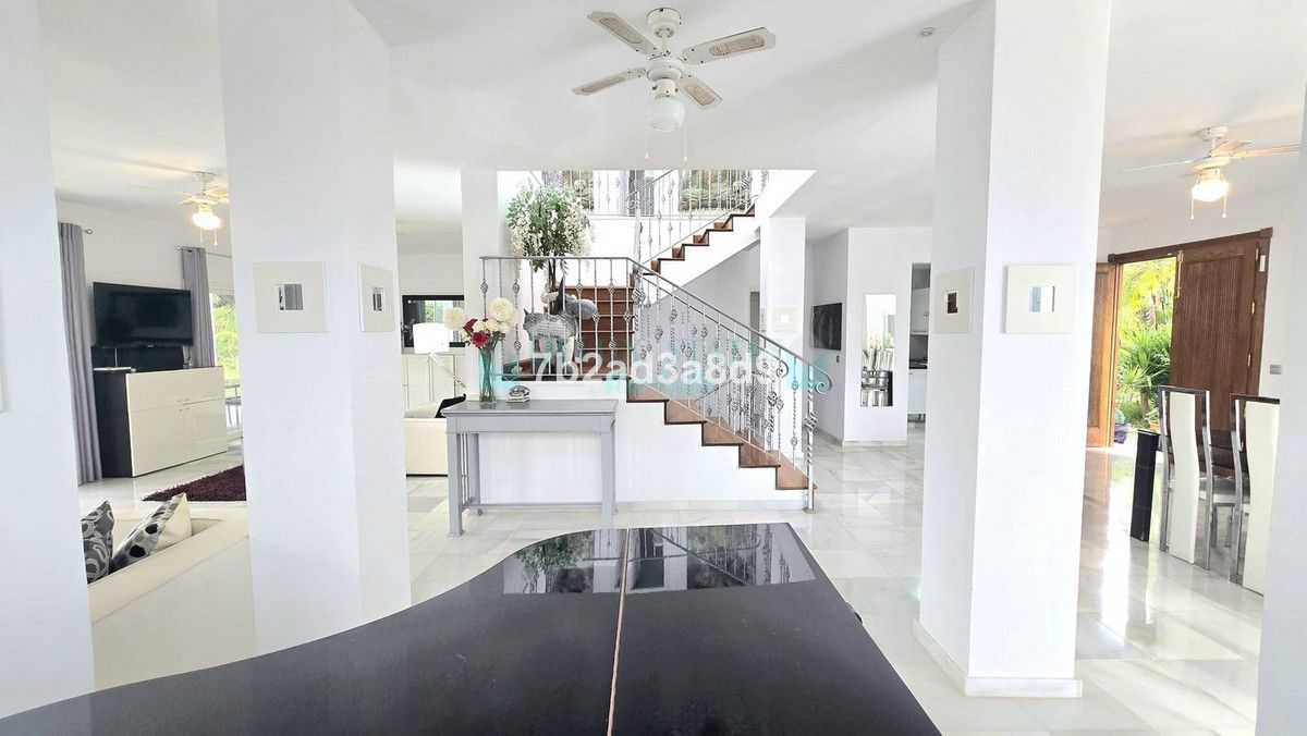 Villa en venta en Nueva Andalucia