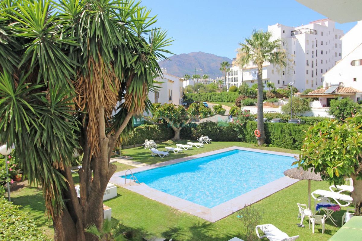 Apartamento en venta en Estepona