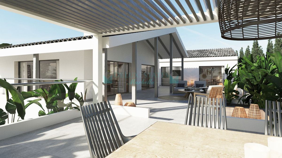 Villa en venta en Rio Real, Marbella Este