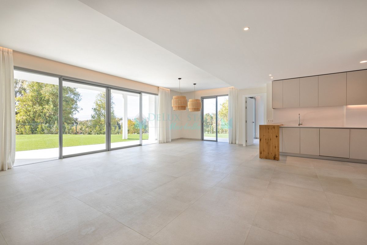 Semi Detached Villa for sale in San Pedro de Alcantara