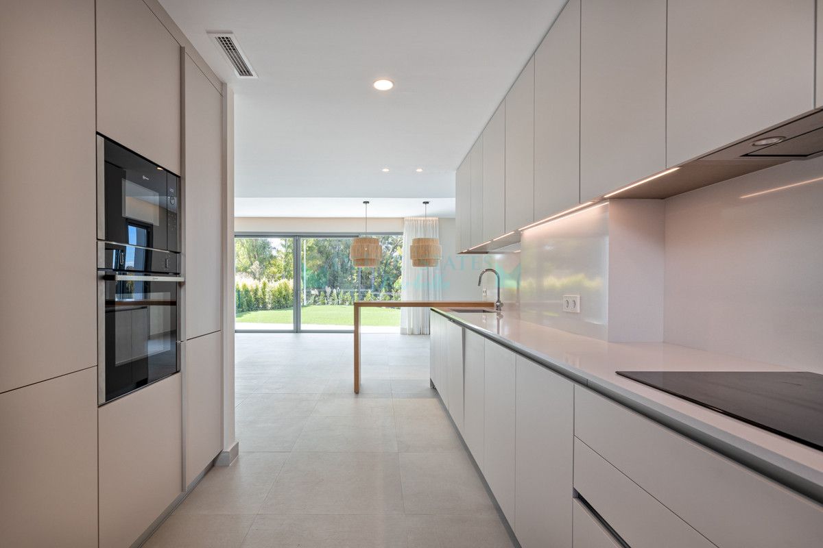 Semi Detached Villa for sale in San Pedro de Alcantara