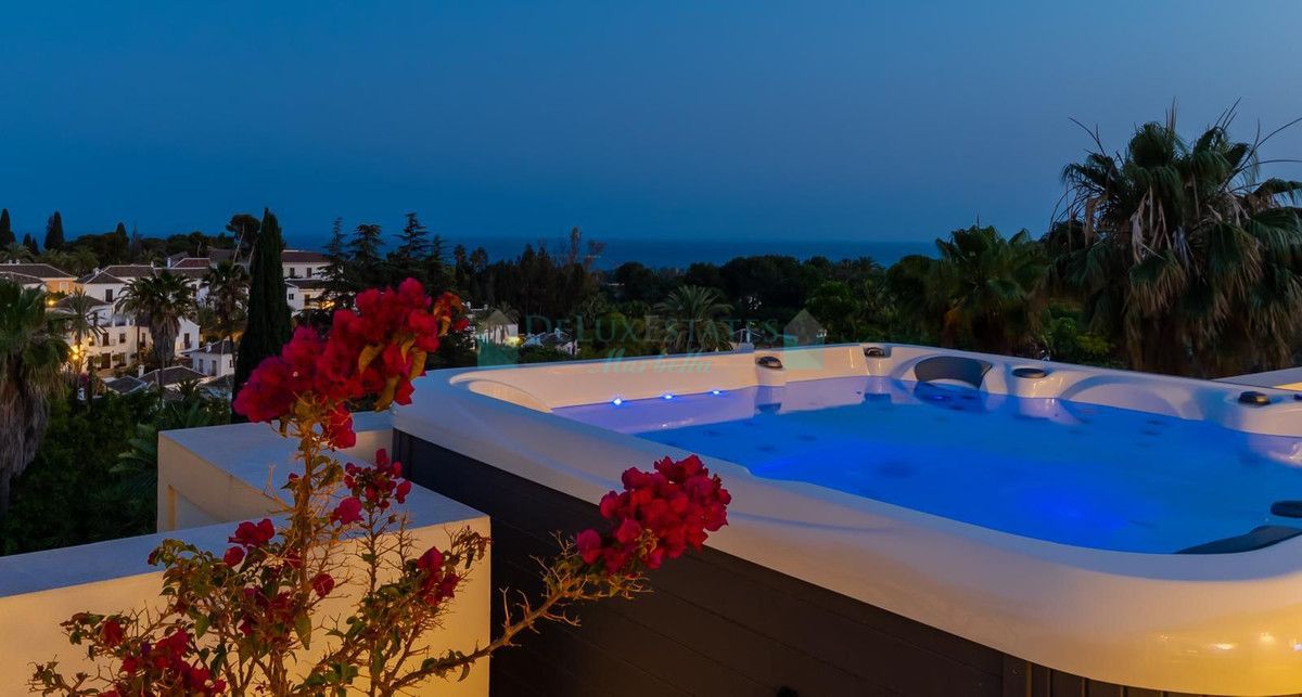 Penthouse for rent in Marbella Golden Mile