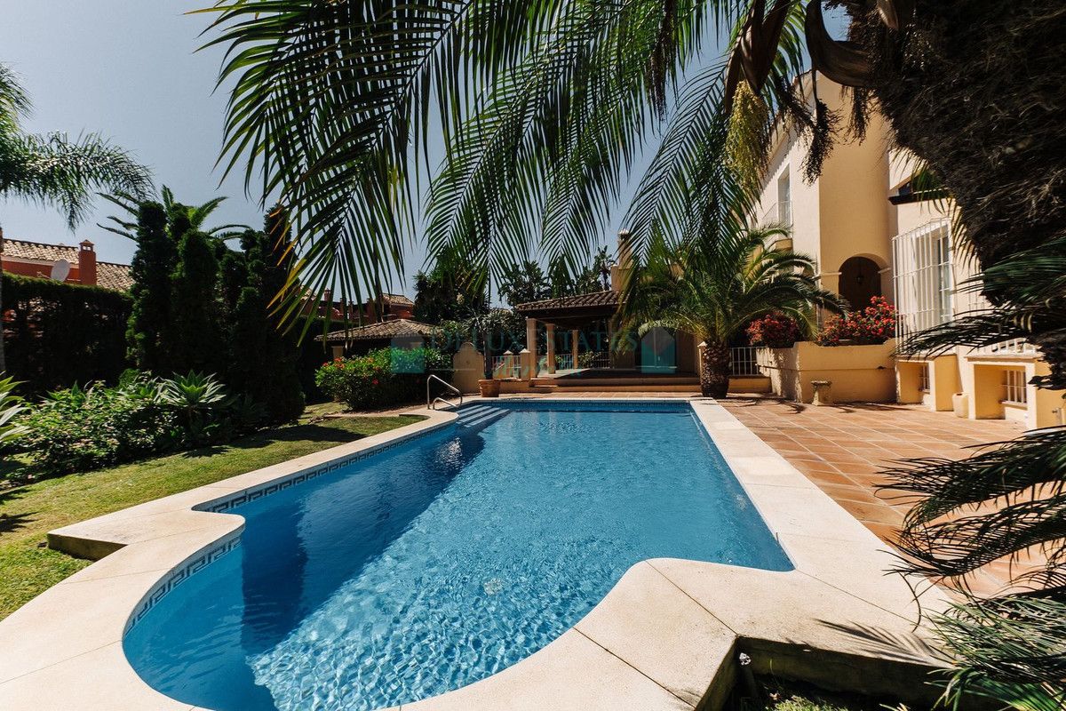 Villa en venta en Bahia de Marbella, Marbella Este