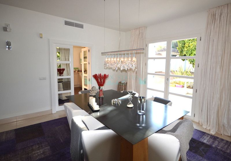 Villa en alquiler en Nueva Andalucia