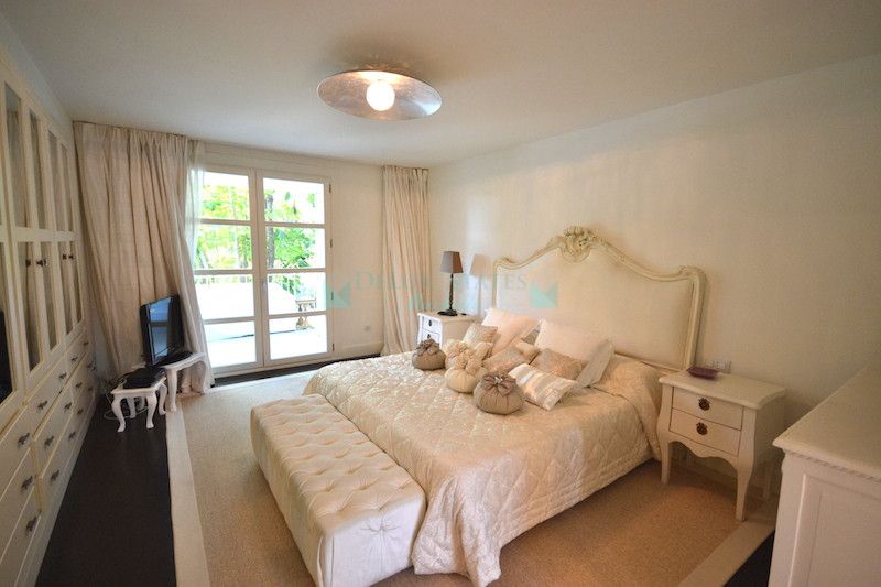 Villa en alquiler en Nueva Andalucia