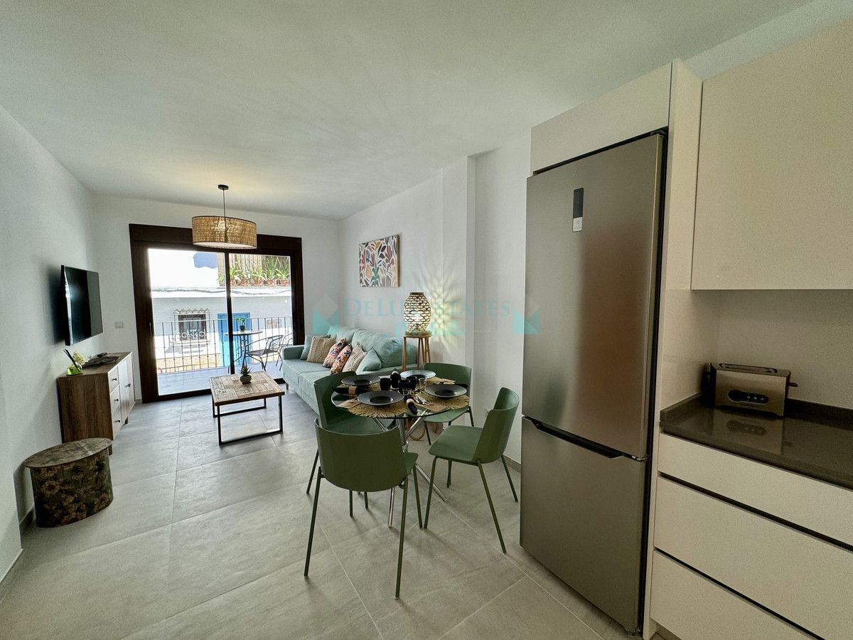 Apartamento en venta en Benahavis