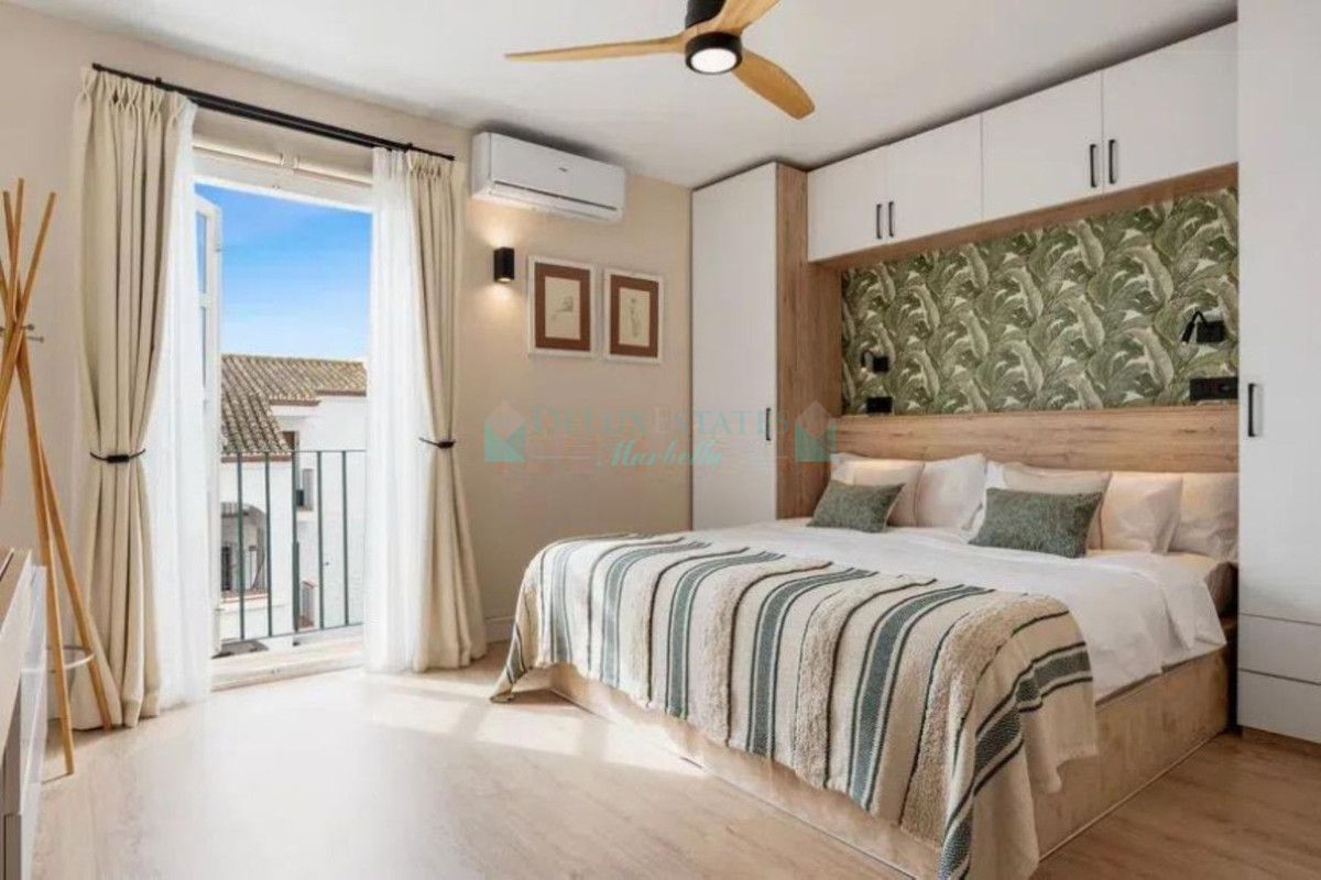 Apartamento en venta en Benamara, Estepona