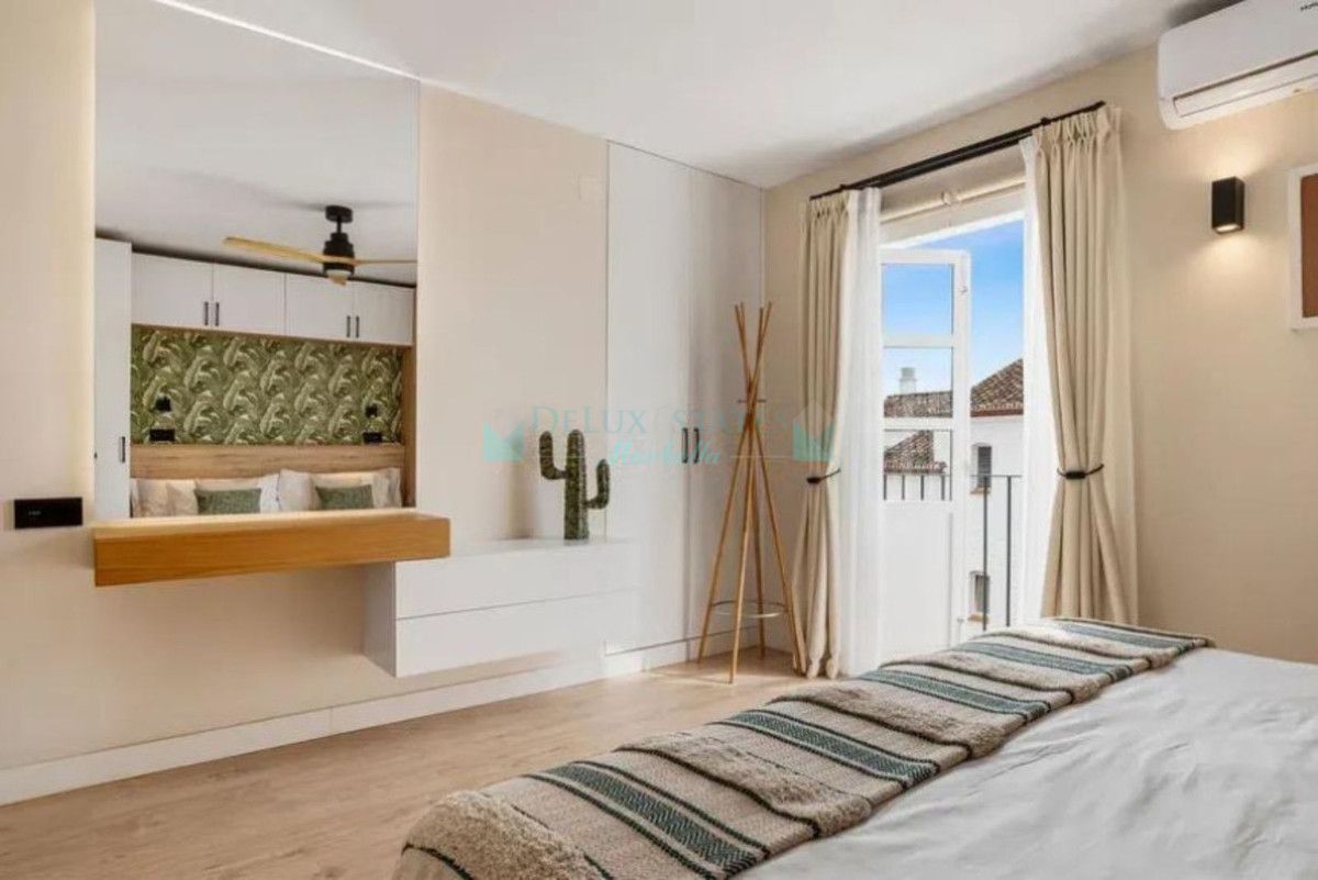 Apartamento en venta en Benamara, Estepona