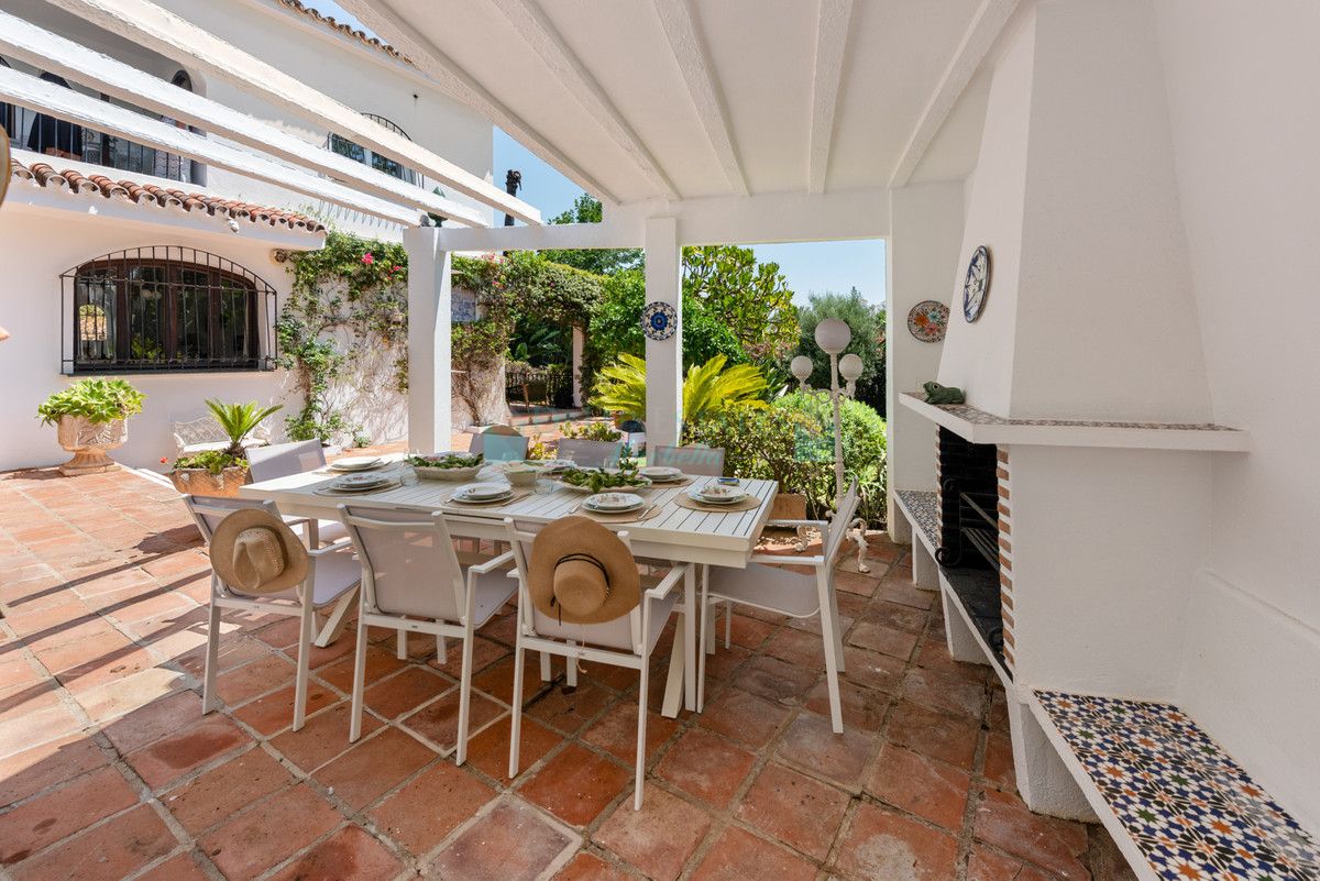 Villa en alquiler en Nueva Andalucia