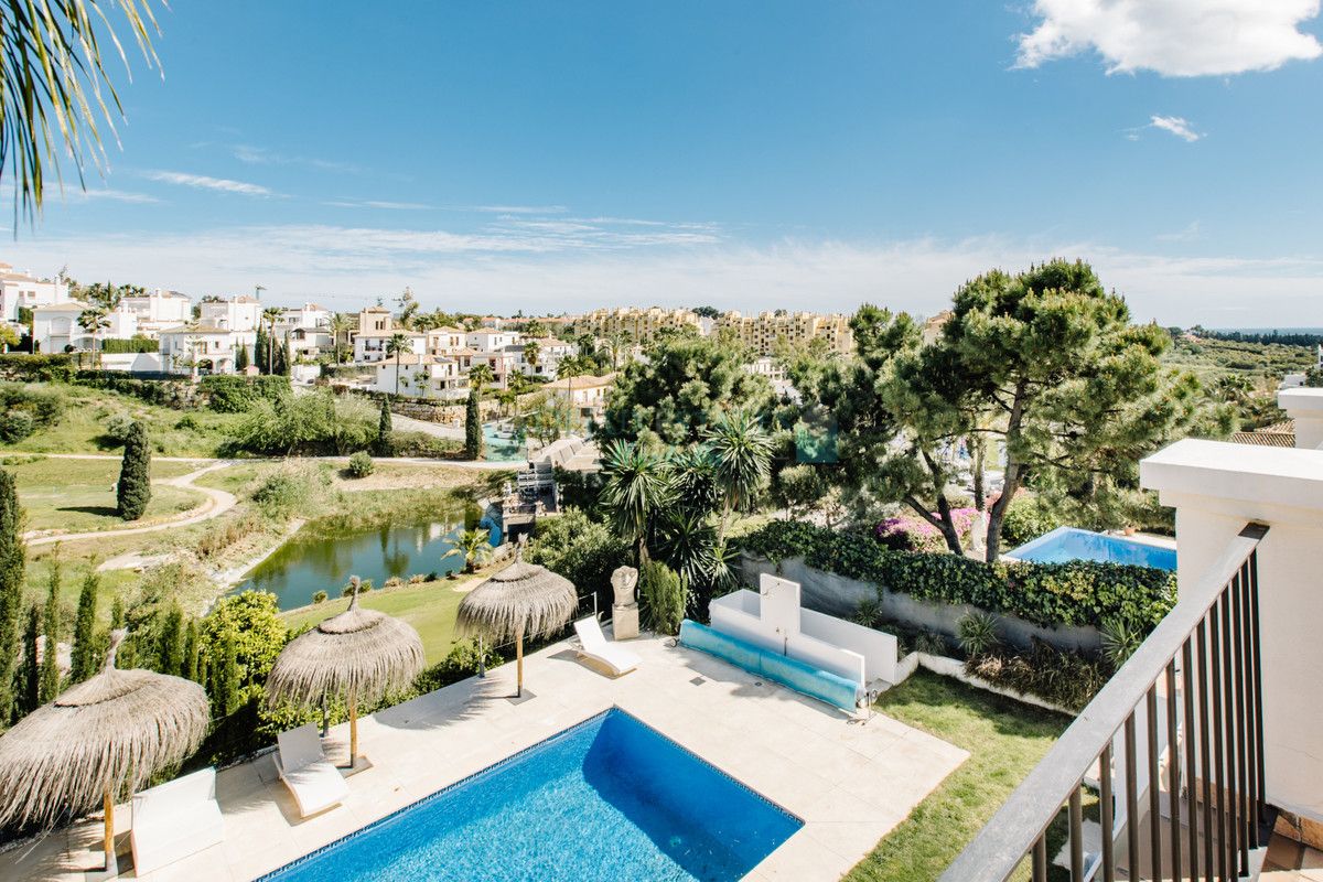 Villa en venta en Estepona