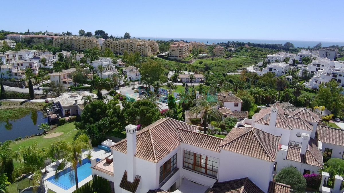 Villa en venta en Estepona