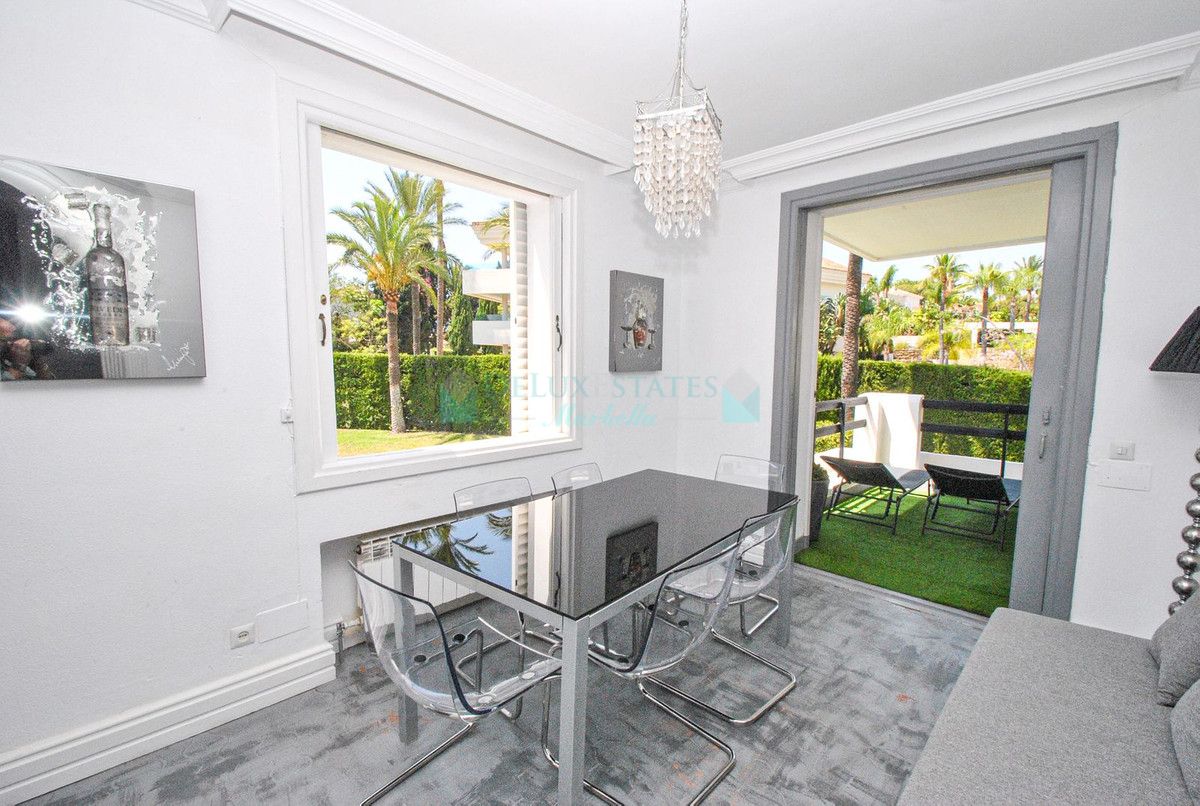 Ático en venta en Los Monteros, Marbella Este