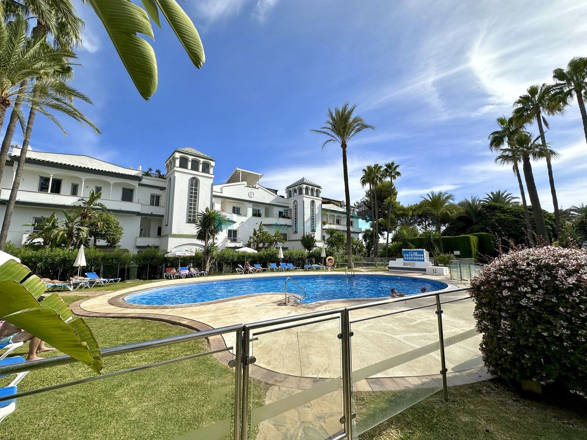 Town House for rent in Estepona