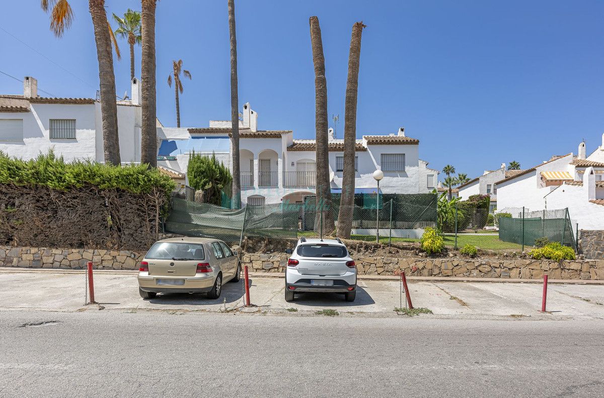 Town House for sale in Estepona