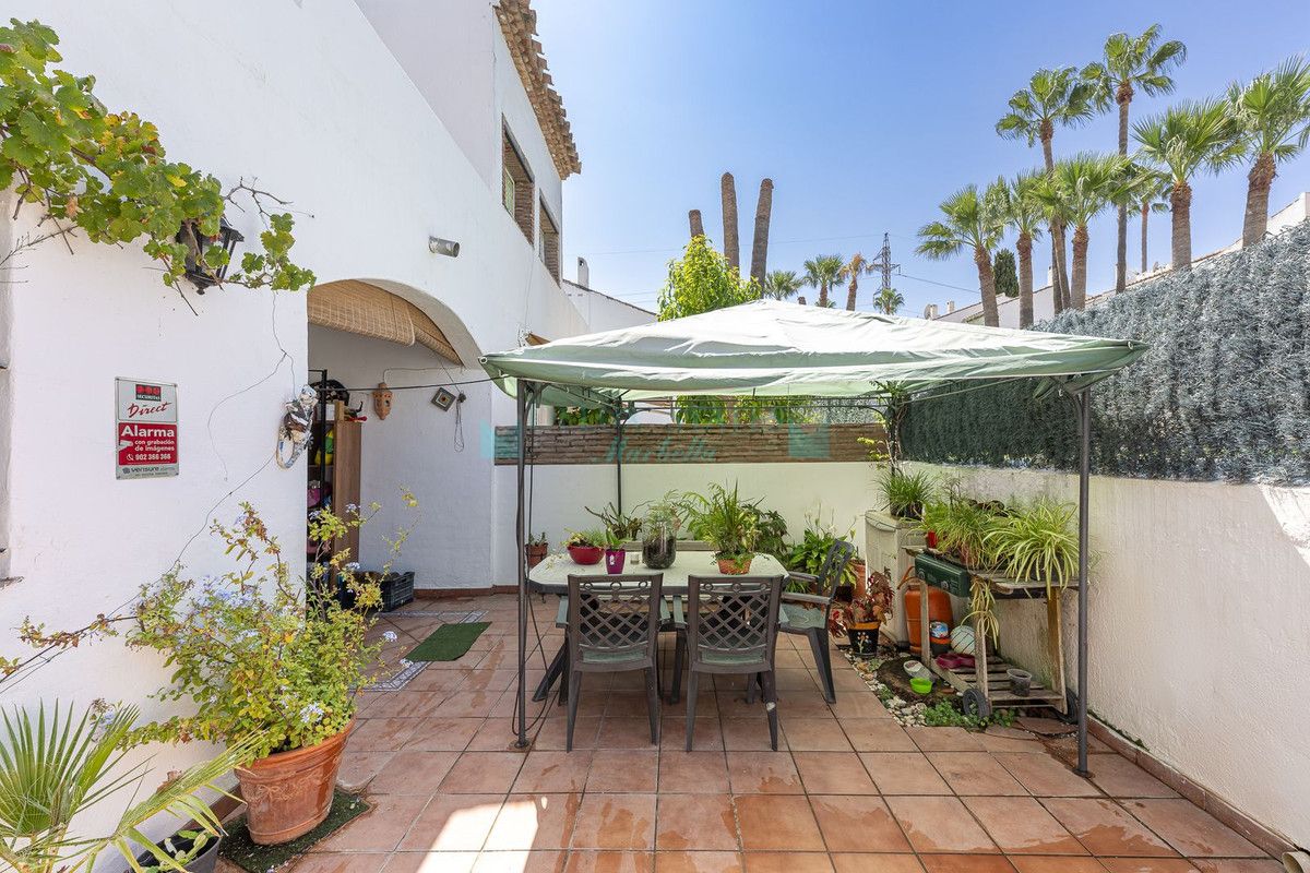 Town House for sale in Estepona