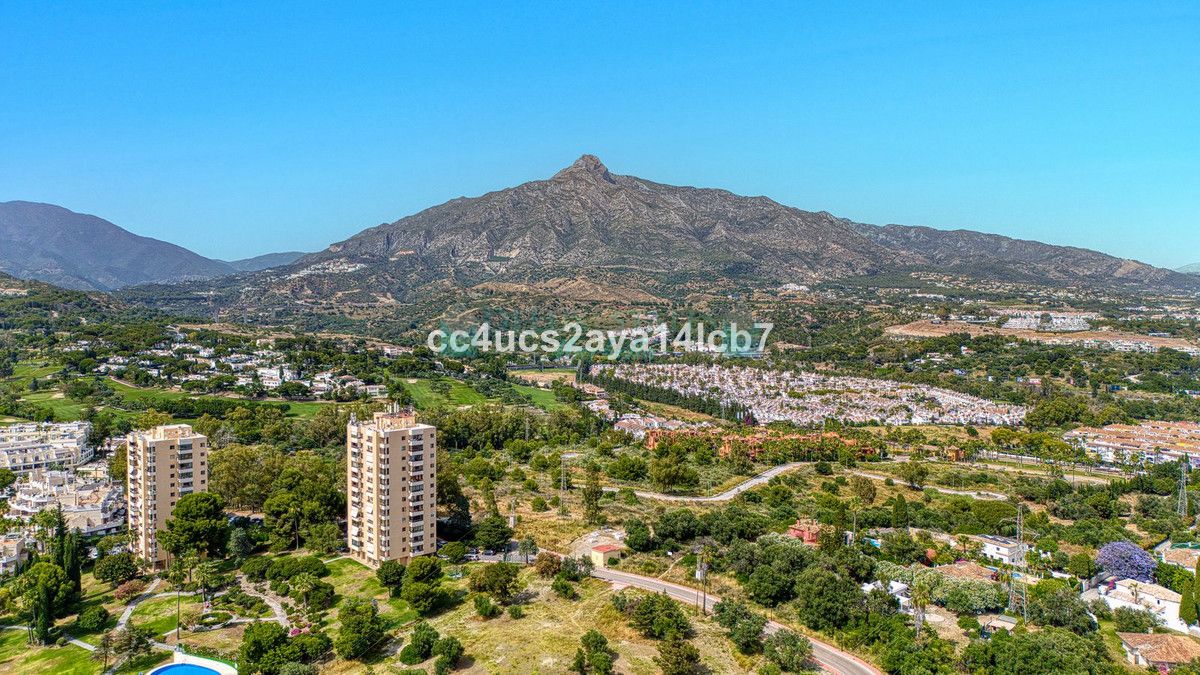 Town House for sale in Nueva Andalucia