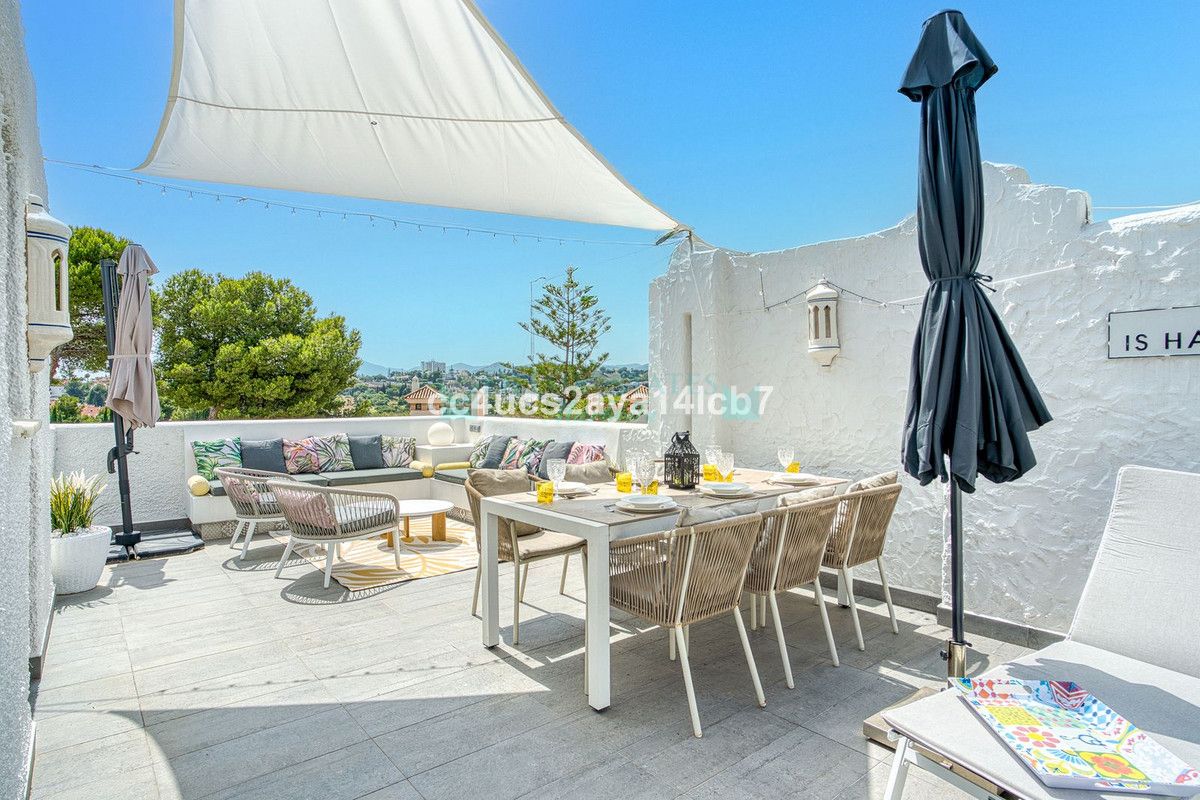 Town House for sale in Nueva Andalucia