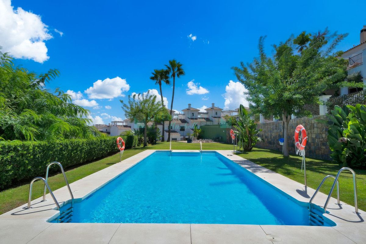 Adosado en alquiler en El Paraiso, Estepona