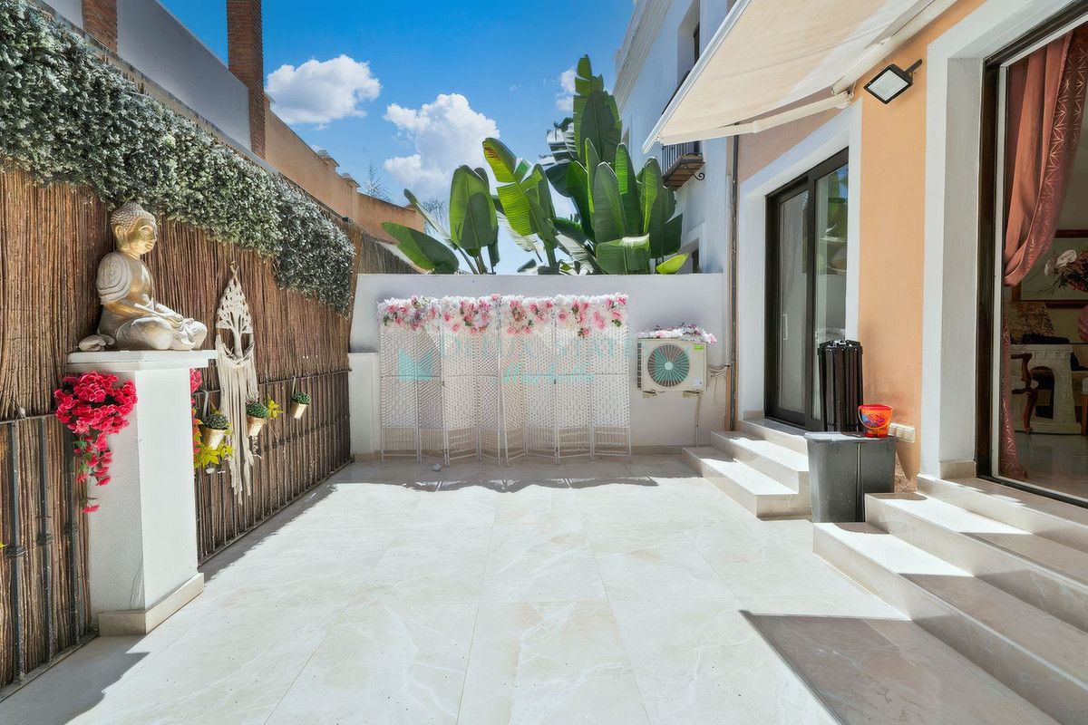 Adosado en alquiler en El Paraiso, Estepona