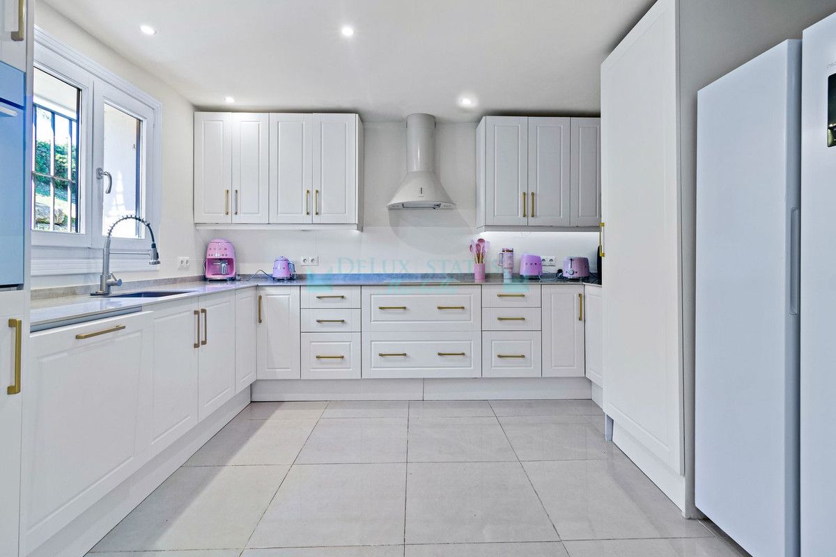 Adosado en alquiler en El Paraiso, Estepona