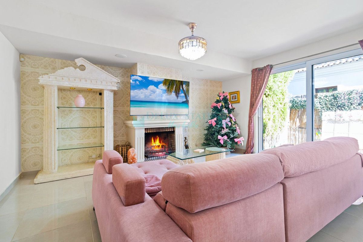 Adosado en alquiler en El Paraiso, Estepona