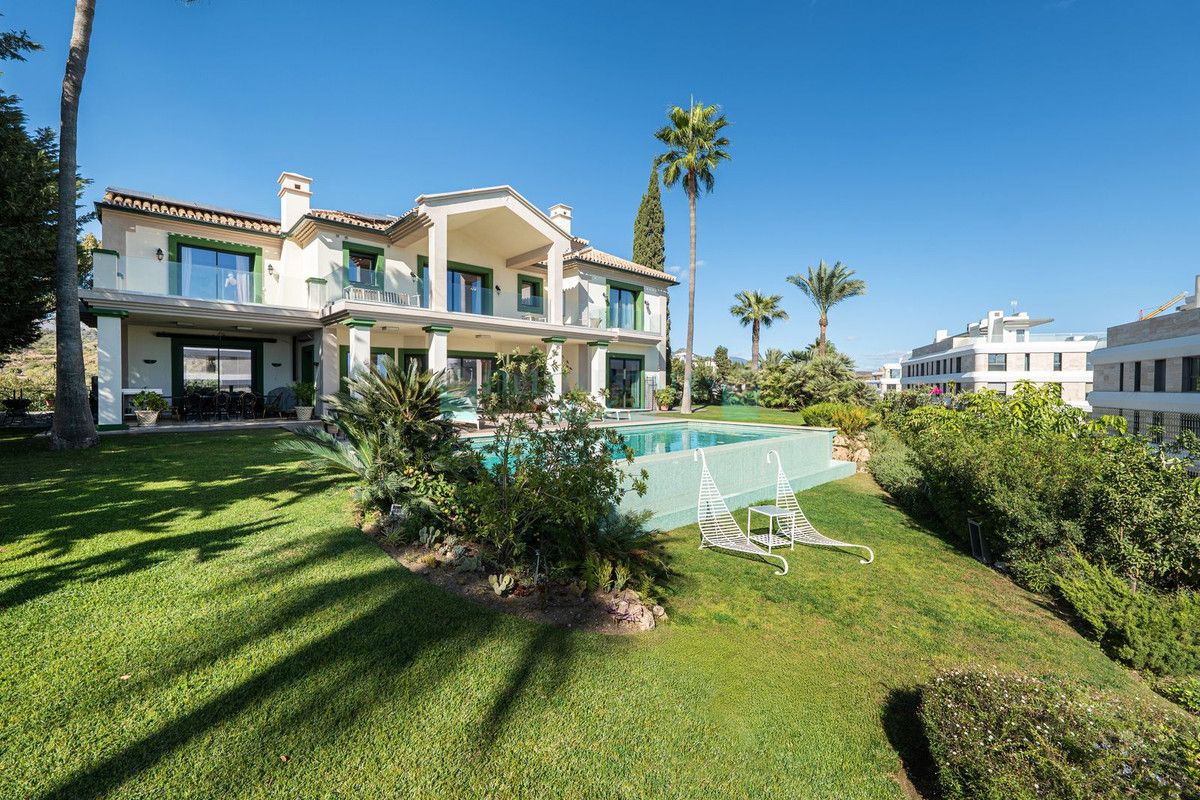 Villa for rent in Selwo, Estepona