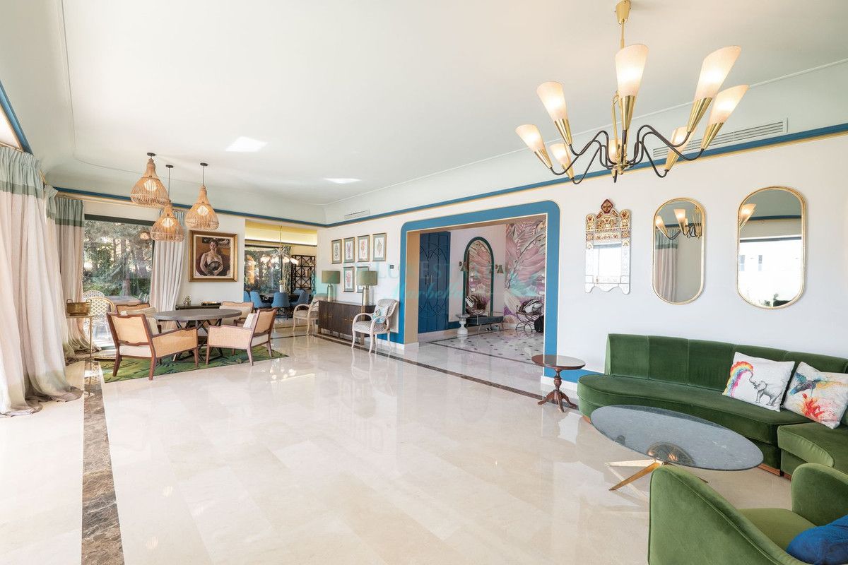 Villa for rent in Selwo, Estepona