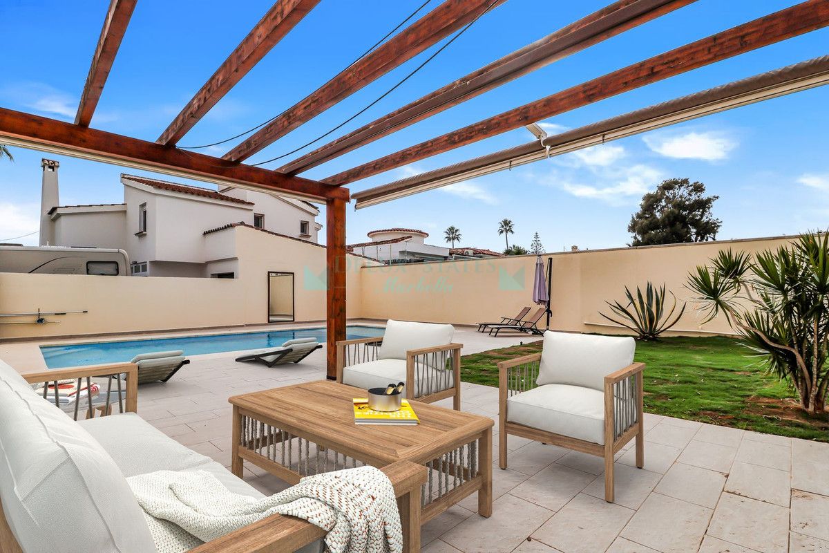 Villa for sale in Estepona