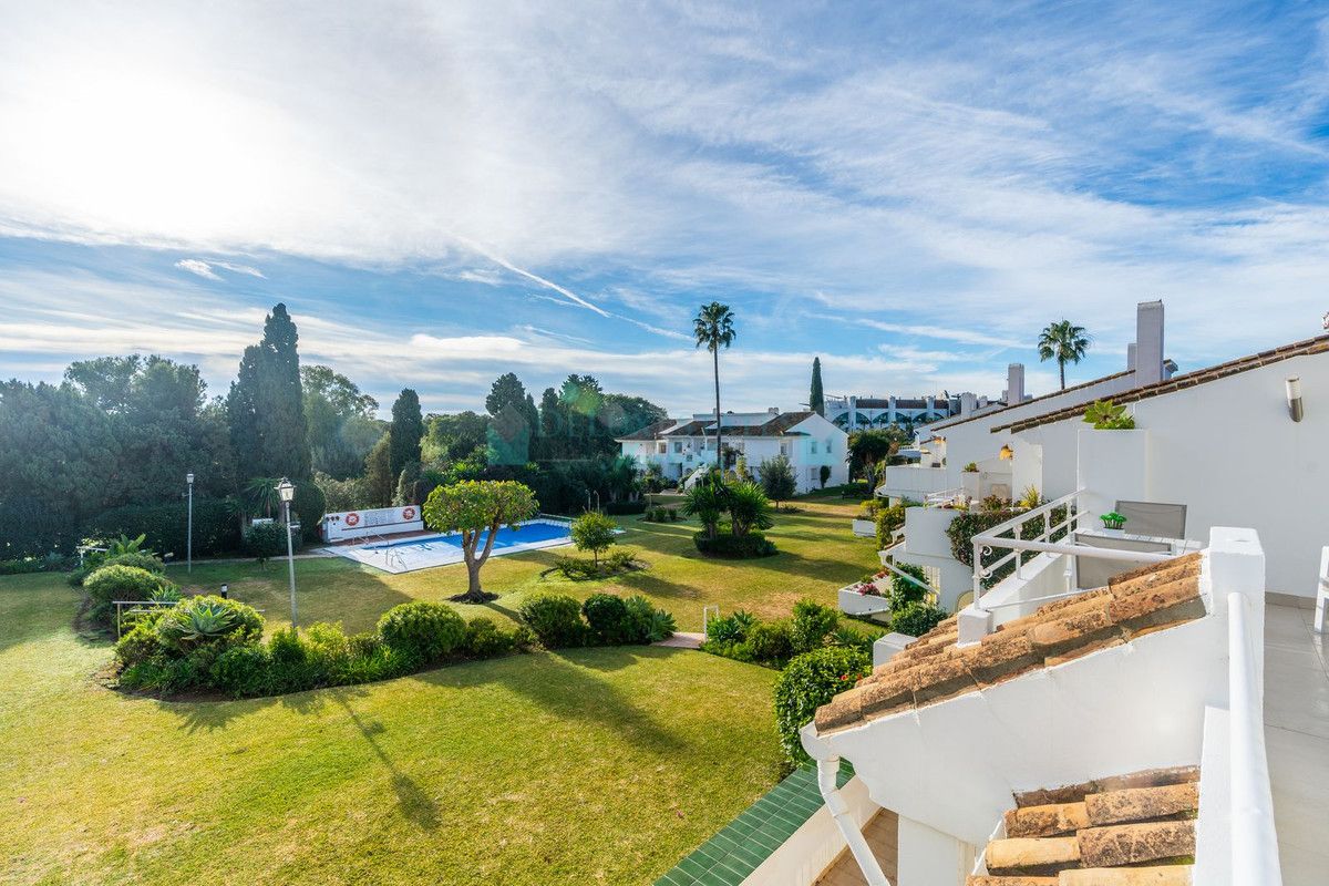 Ático en venta en El Paraiso, Estepona