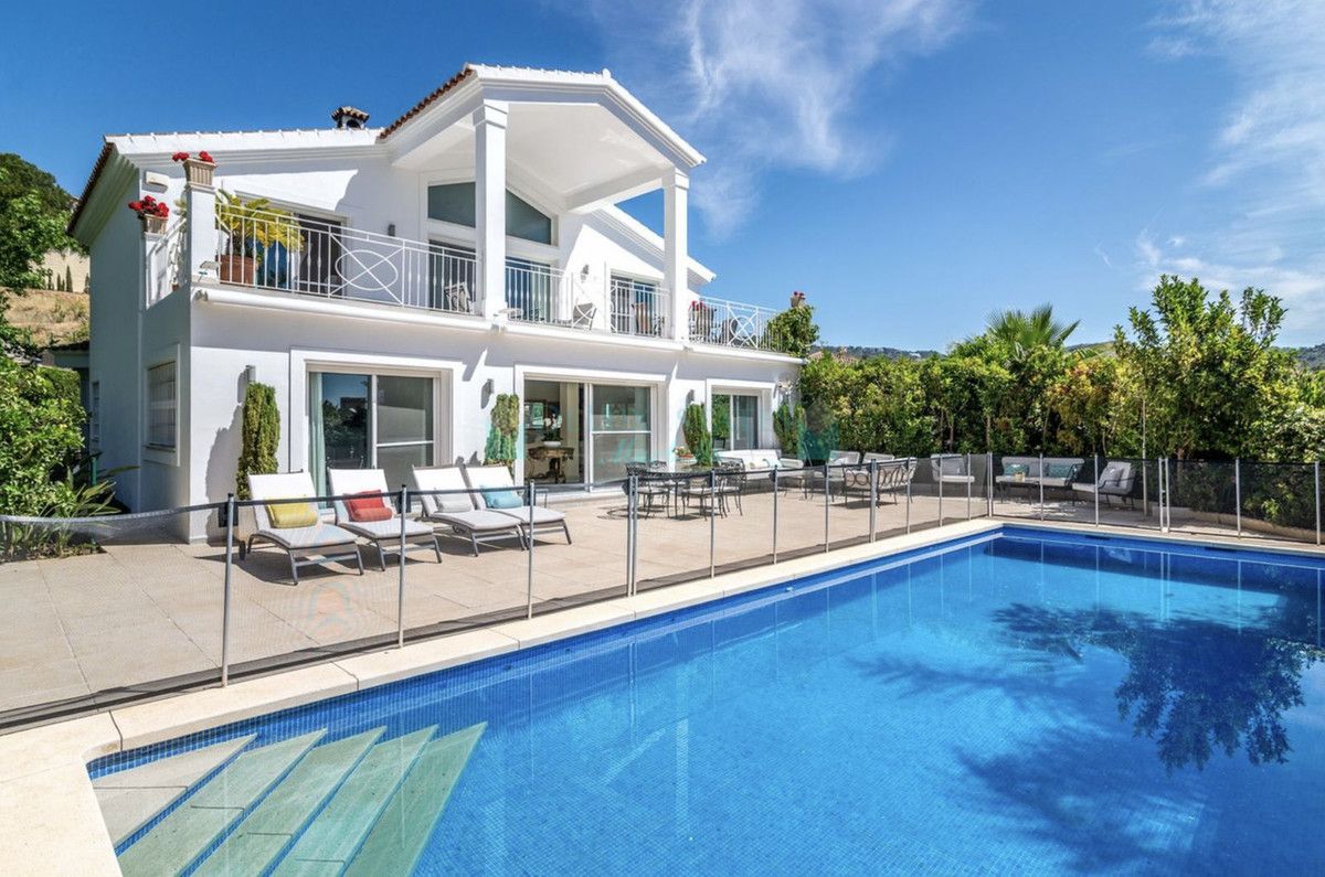 Villa en alquiler en Elviria, Marbella Este