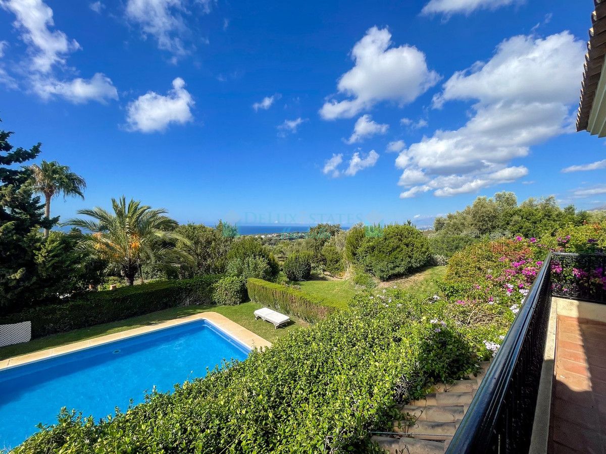 Villa for rent in El Rosario, Marbella East