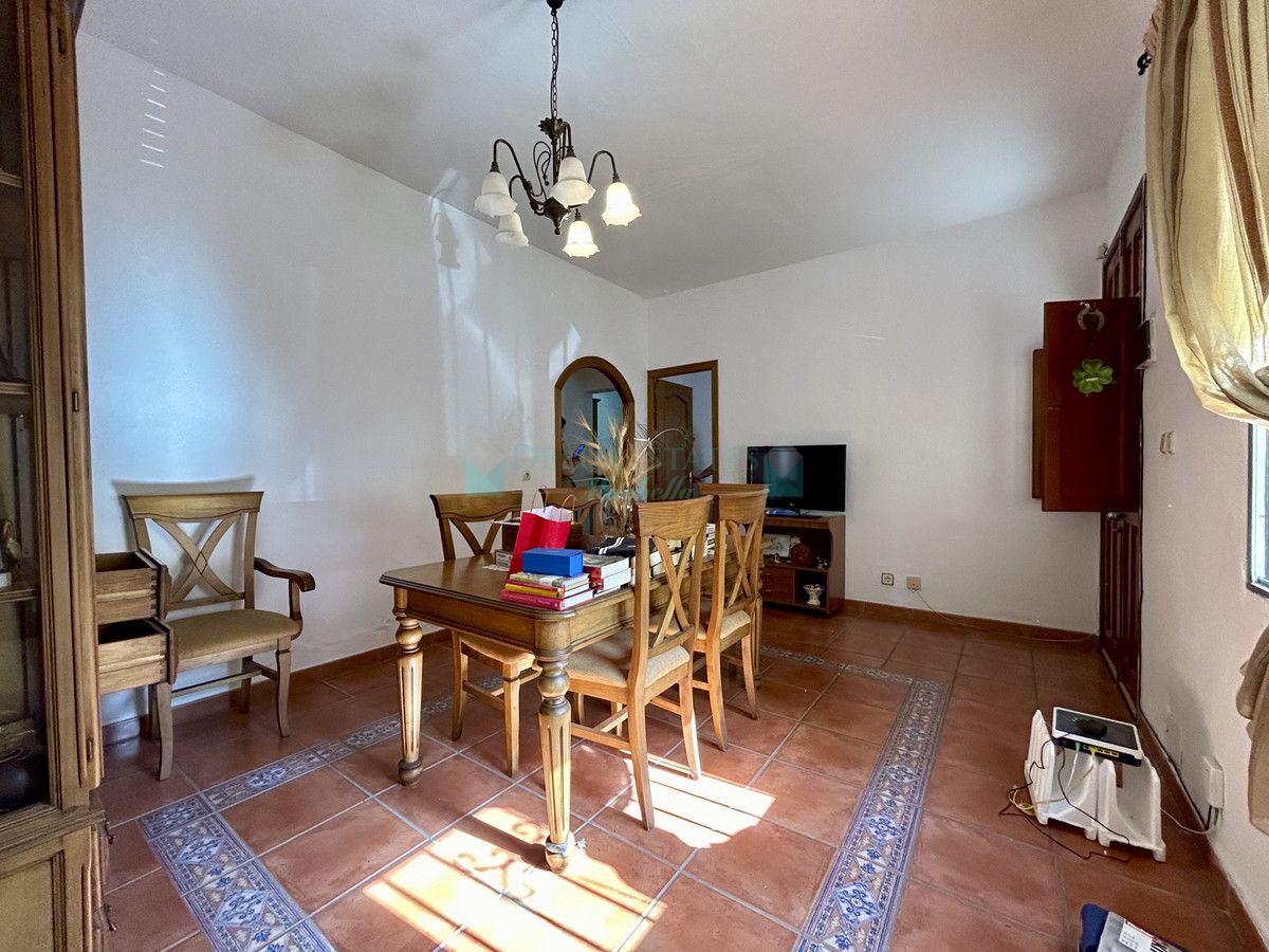 Villa en venta en Estepona