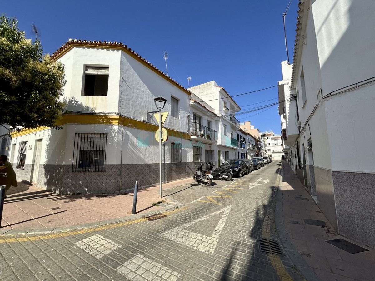 Villa en venta en Estepona