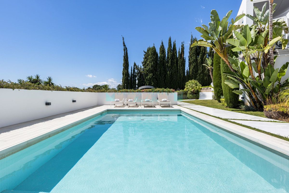 Villa for rent in Benahavis