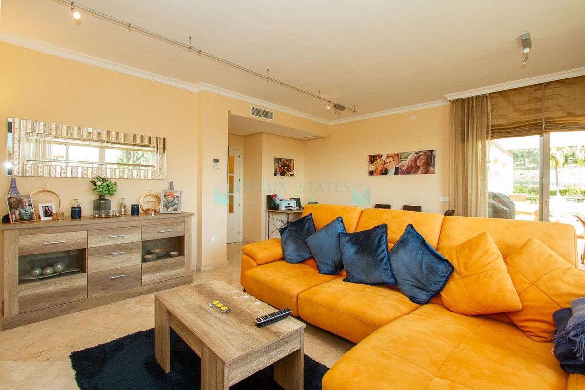 Ático en venta en La Mairena, Marbella Este