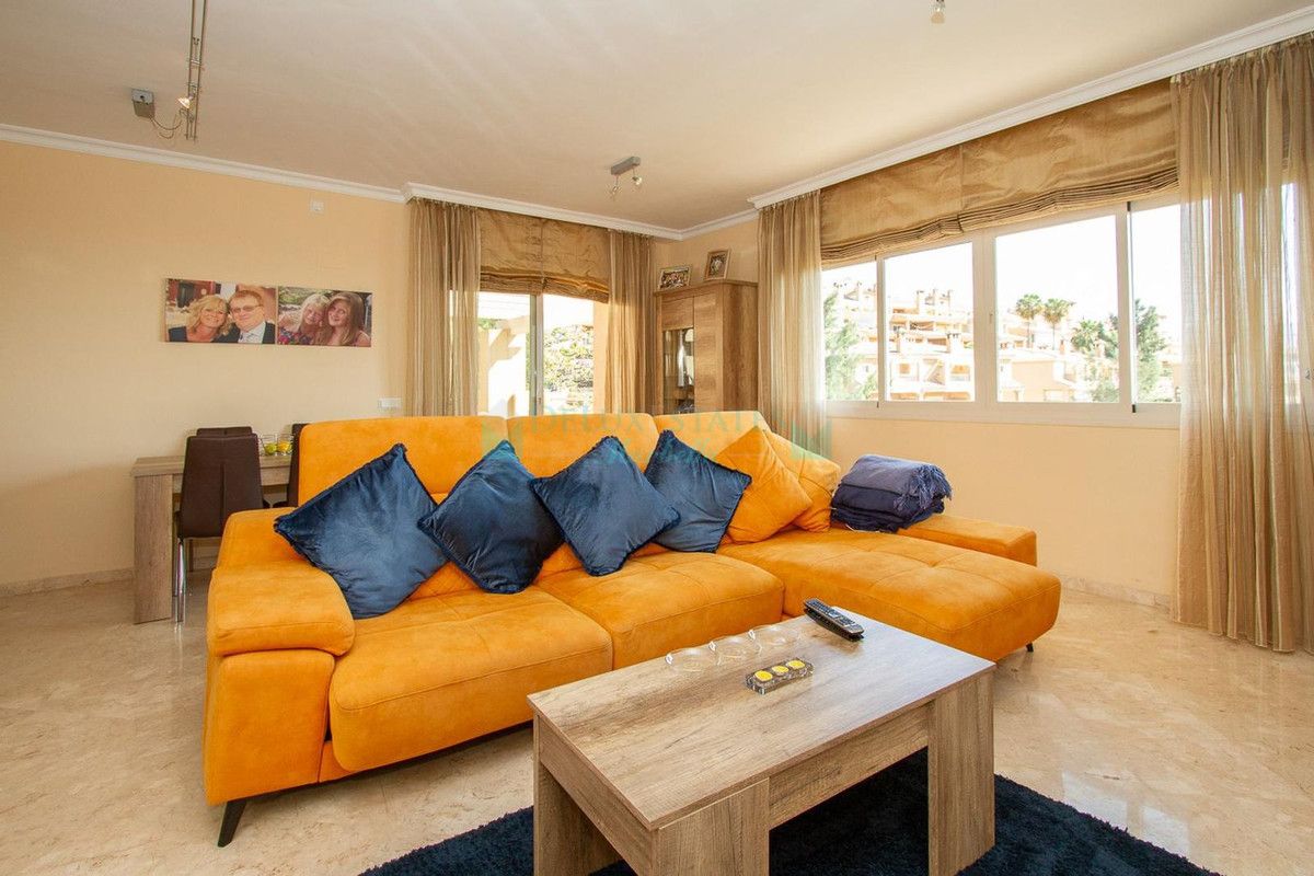 Ático en venta en La Mairena, Marbella Este