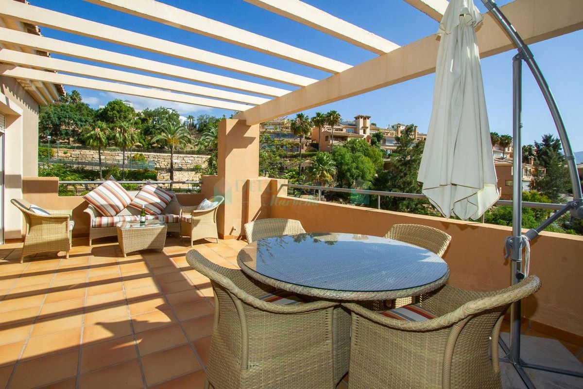 Ático en venta en La Mairena, Marbella Este