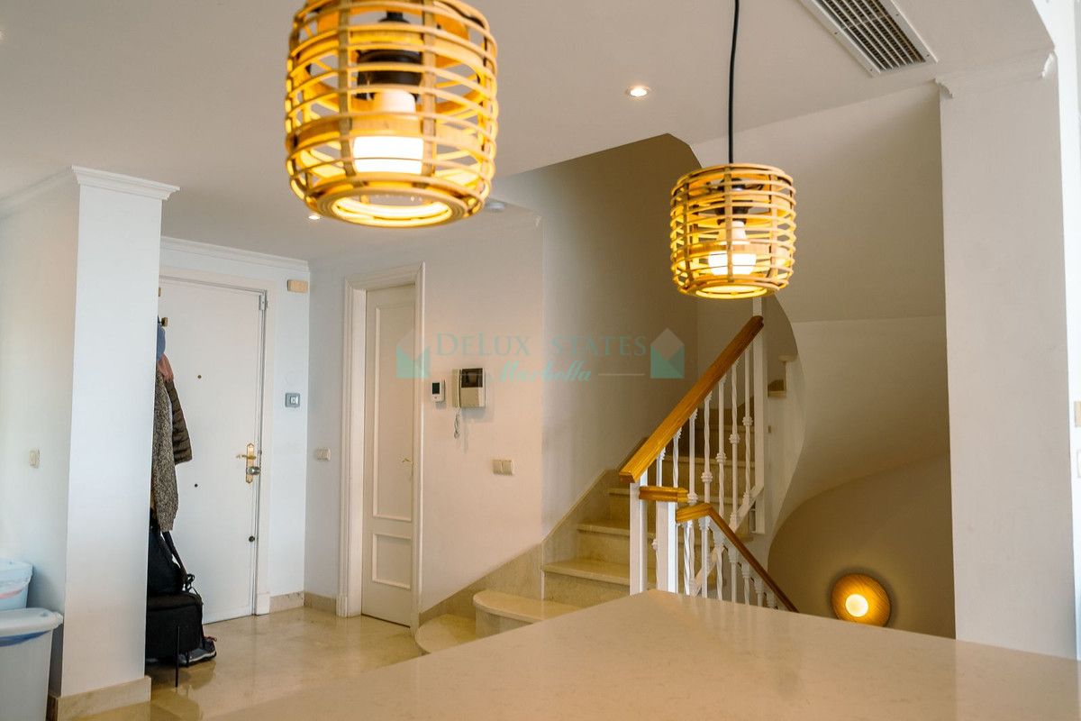 Semi Detached Villa for rent in Elviria, Marbella East