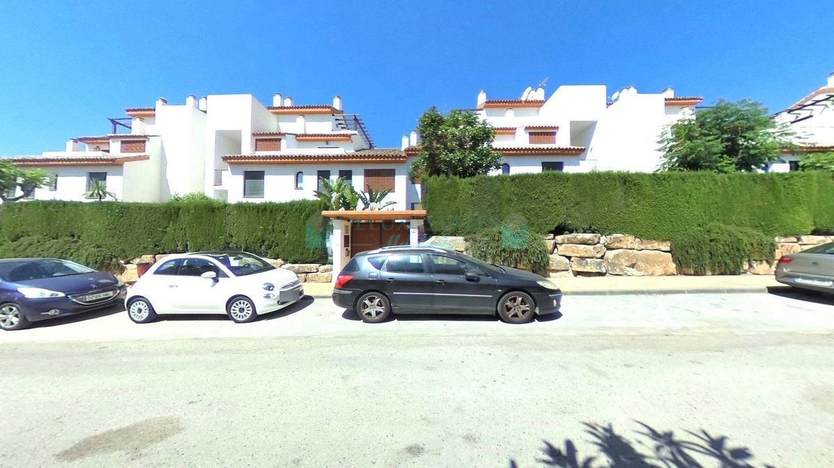 Ground Floor Apartment for sale in Atalaya, Estepona