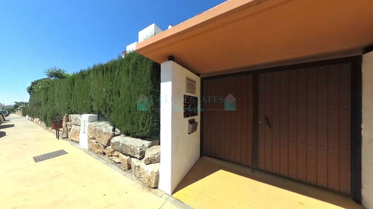 Ground Floor Apartment for sale in Atalaya, Estepona