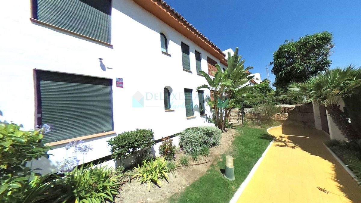 Ground Floor Apartment for sale in Atalaya, Estepona