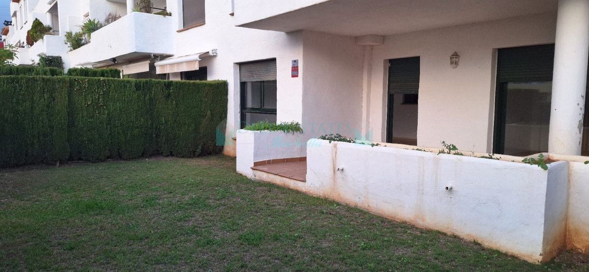 Apartamento Planta Baja en venta en Atalaya, Estepona