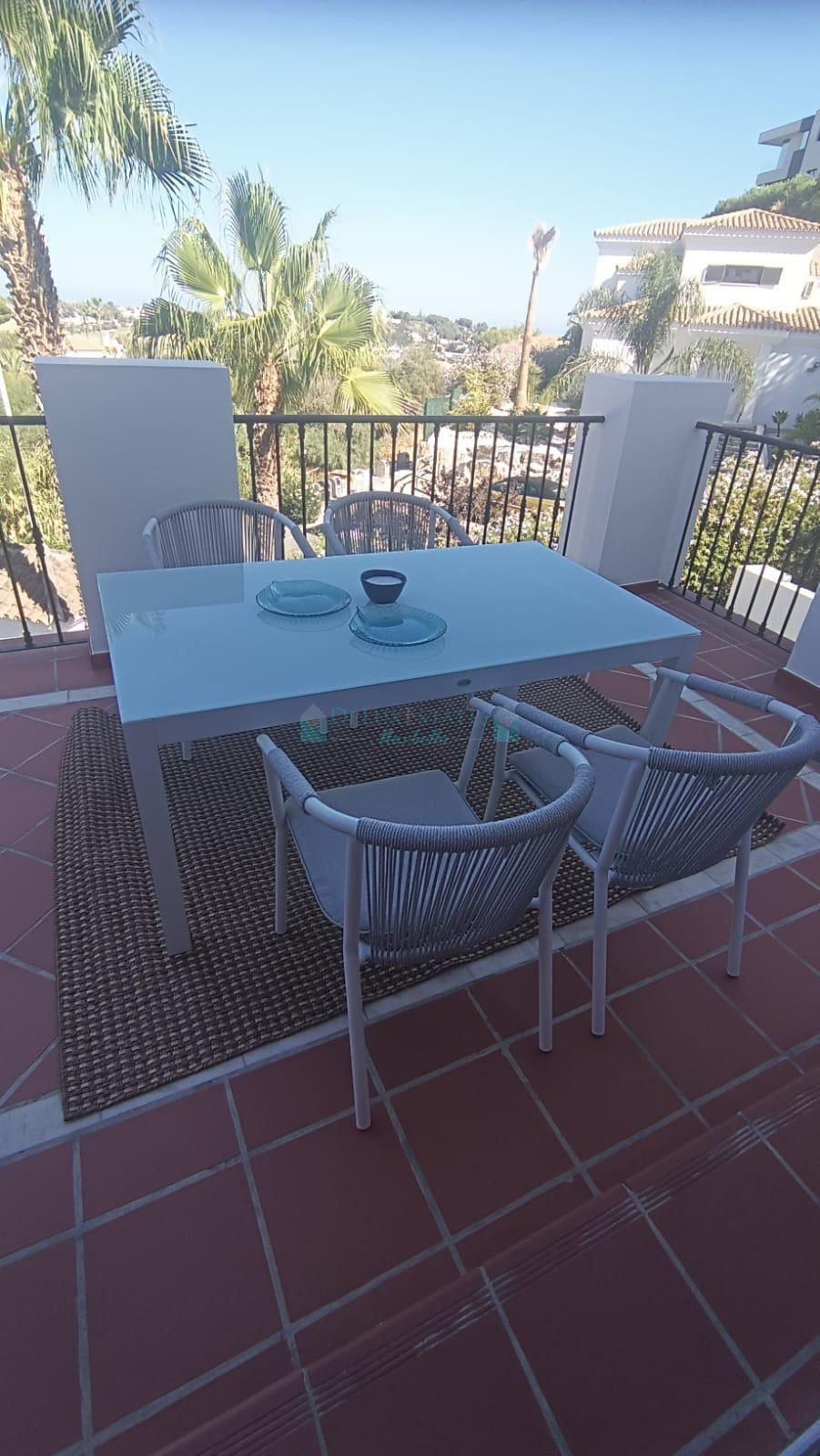 Apartamento en alquiler en El Paraiso, Estepona