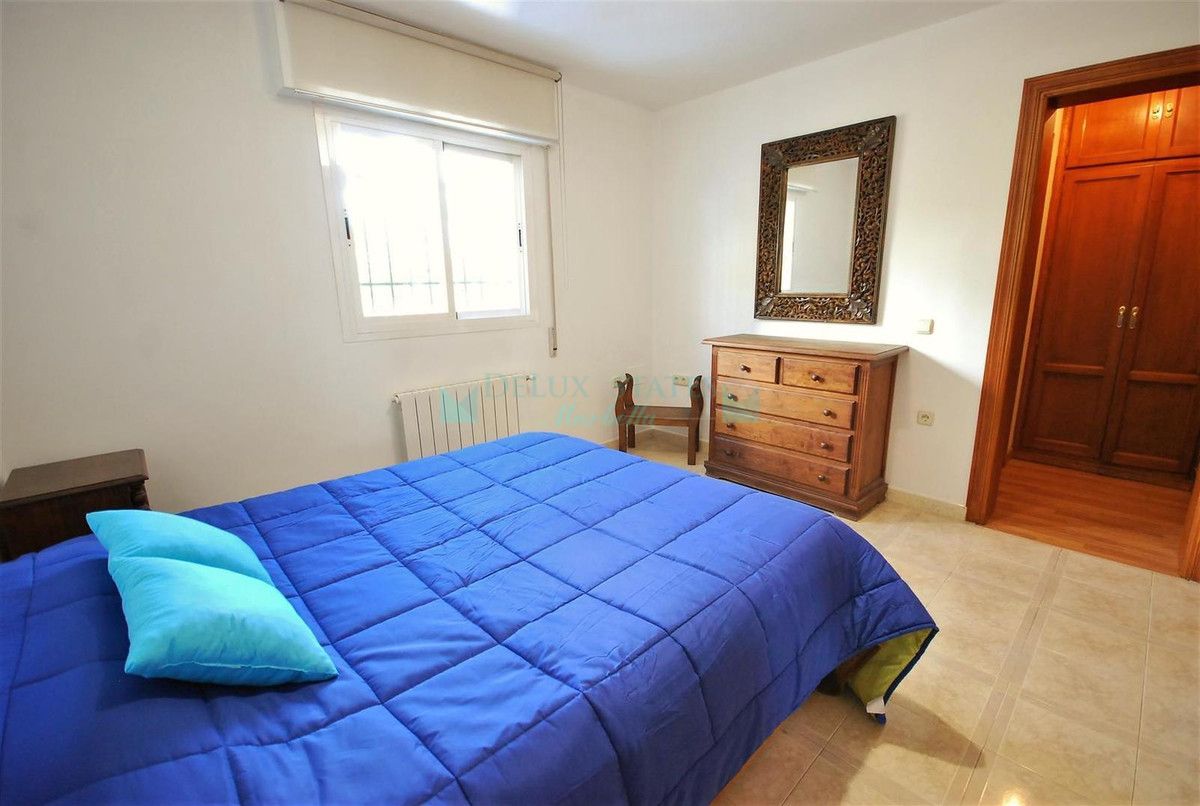 Semi Detached Villa for sale in Benahavis