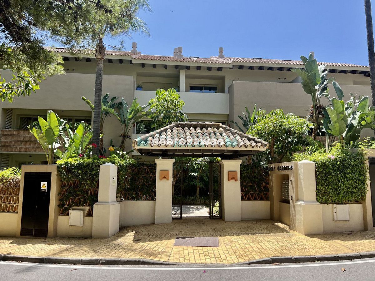 Ático en venta en Rio Real, Marbella Este