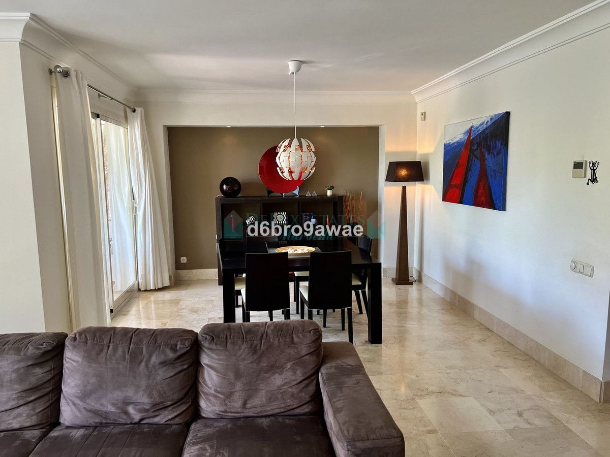 Ático en venta en Rio Real, Marbella Este