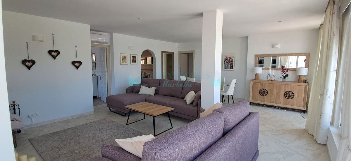 Villa for rent in Estepona