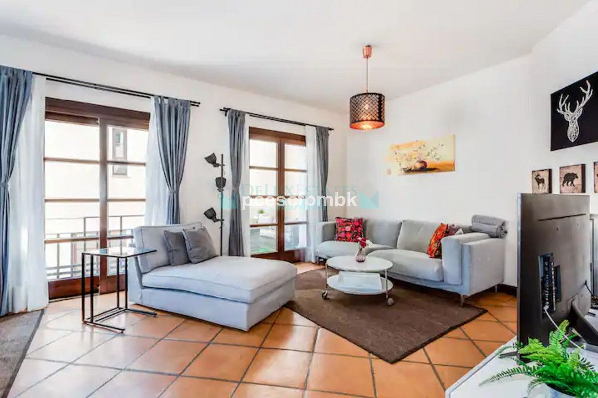 Town House for rent in Benahavis